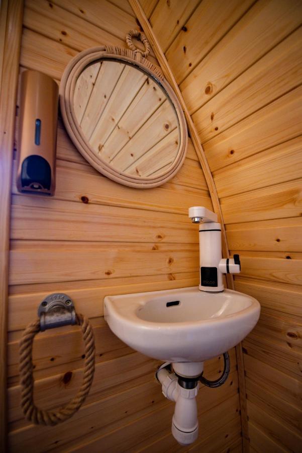 Highland & Transylvania Glamping Pods Roybridge Kültér fotó